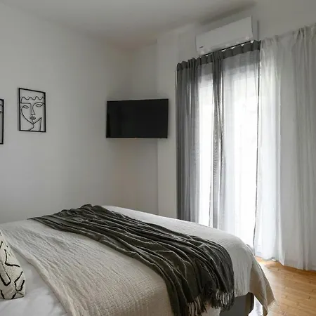 Serene Hideaway With Balcony & Modern Comfort Athens
