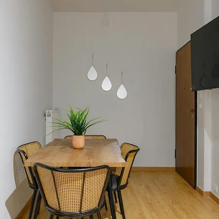 Serene Hideaway With Balcony & Modern Comfort *