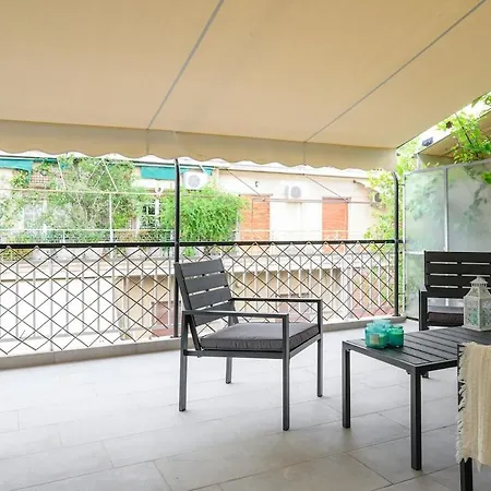 Apartment Serene Hideaway With Balcony & Modern Comfort
