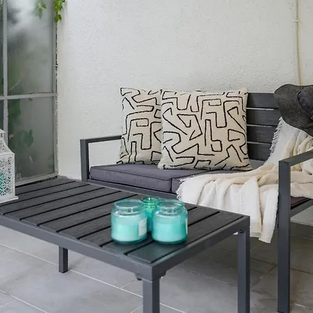 Apartment Serene Hideaway With Balcony & Modern Comfort Athens